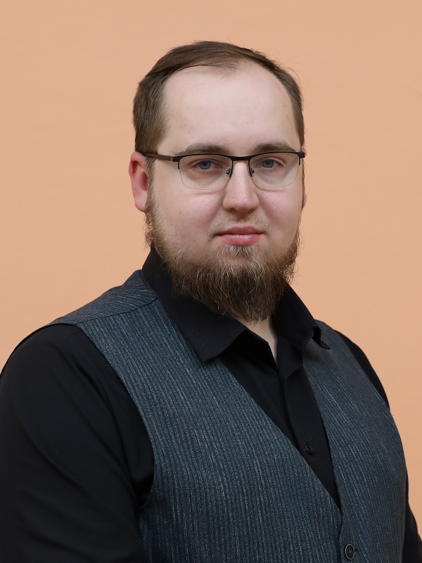 Петров Алексей Денисович.
