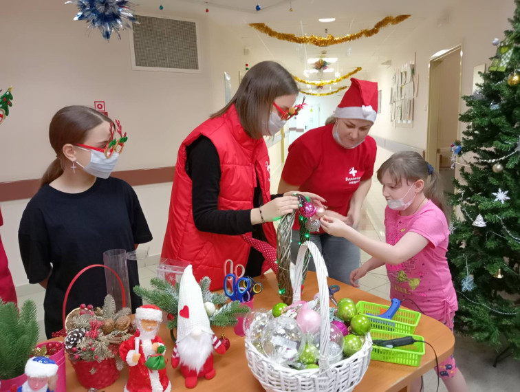 Акция Новогодние подарки в детской окружной больнице.